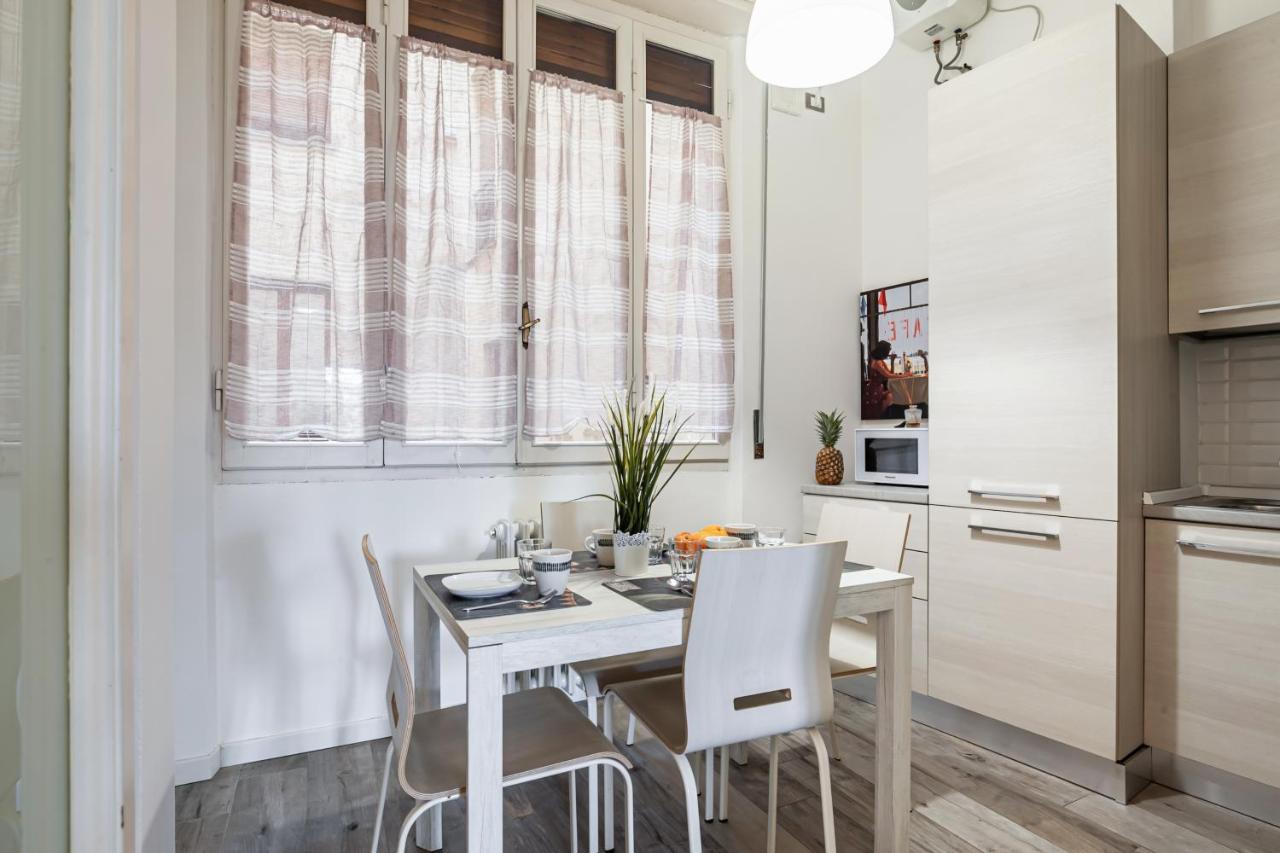 Lungarno Elegant Apartment With Panoramic Balcony Pisa Luaran gambar