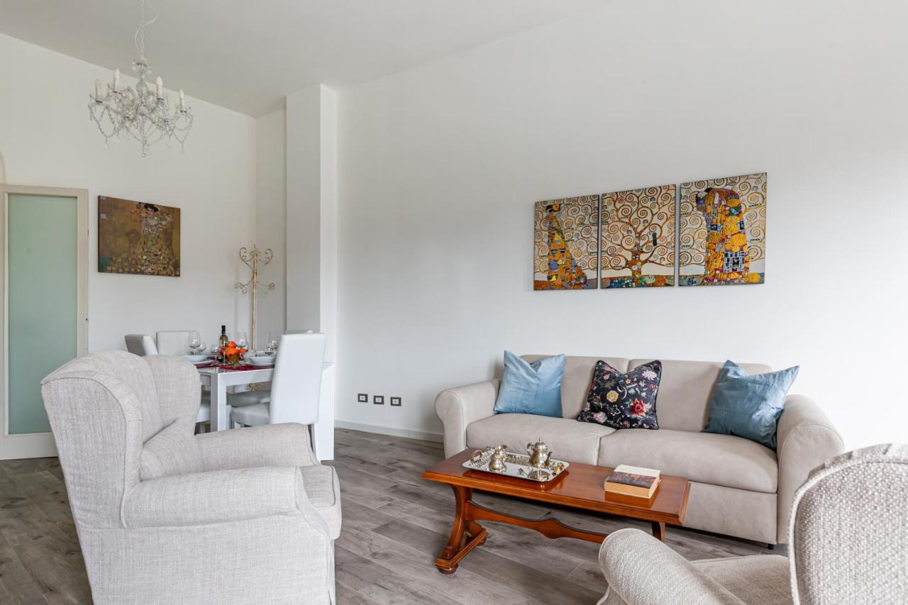 Lungarno Elegant Apartment With Panoramic Balcony Pisa Luaran gambar