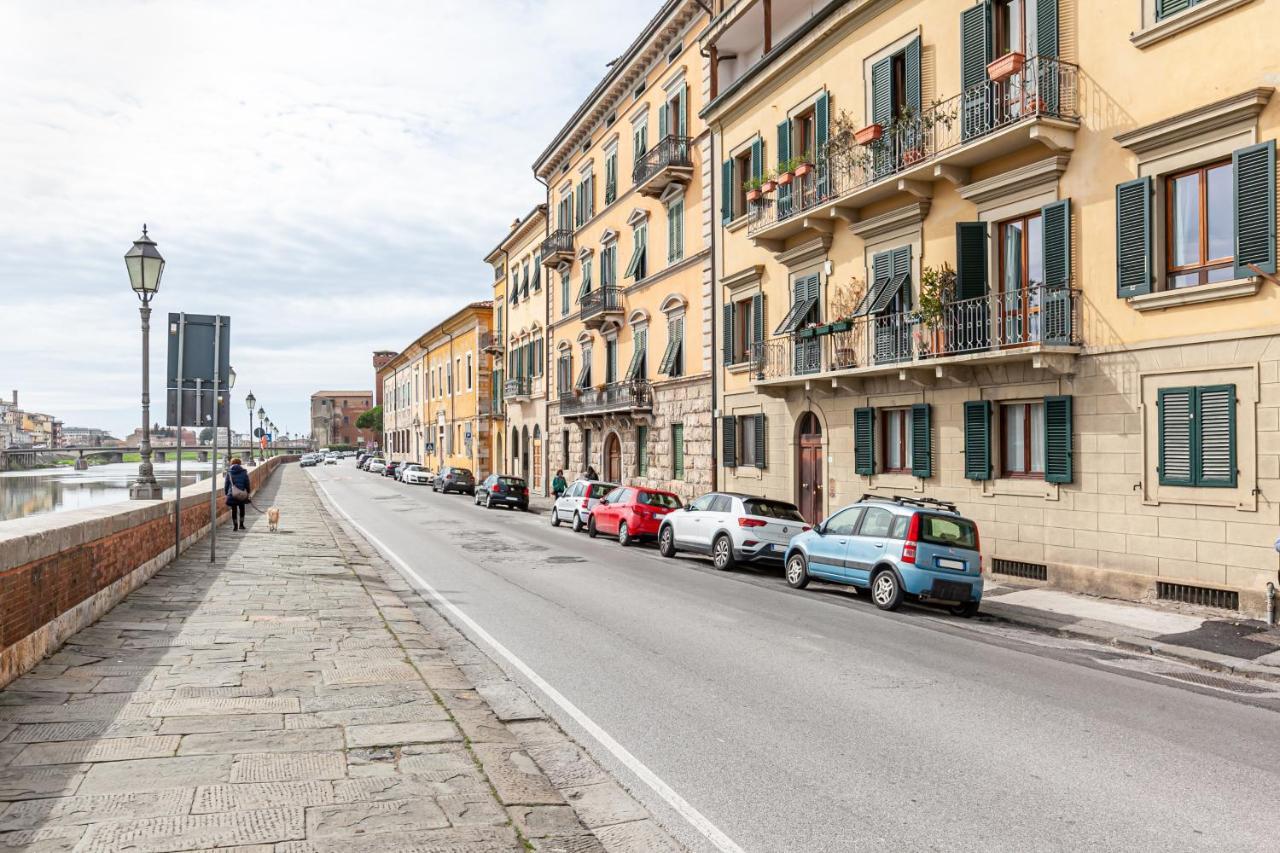 Lungarno Elegant Apartment With Panoramic Balcony Pisa Luaran gambar