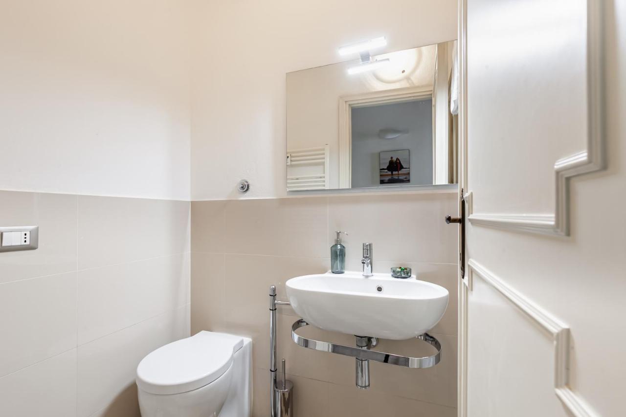 Lungarno Elegant Apartment With Panoramic Balcony Pisa Luaran gambar