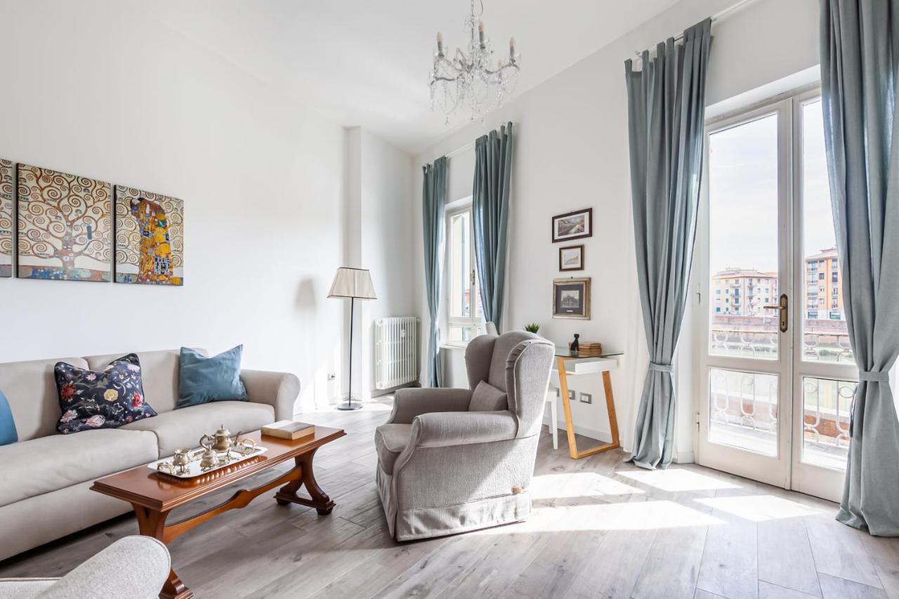Lungarno Elegant Apartment With Panoramic Balcony Pisa Luaran gambar