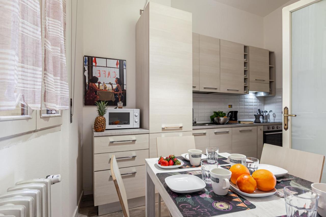 Lungarno Elegant Apartment With Panoramic Balcony Pisa Luaran gambar